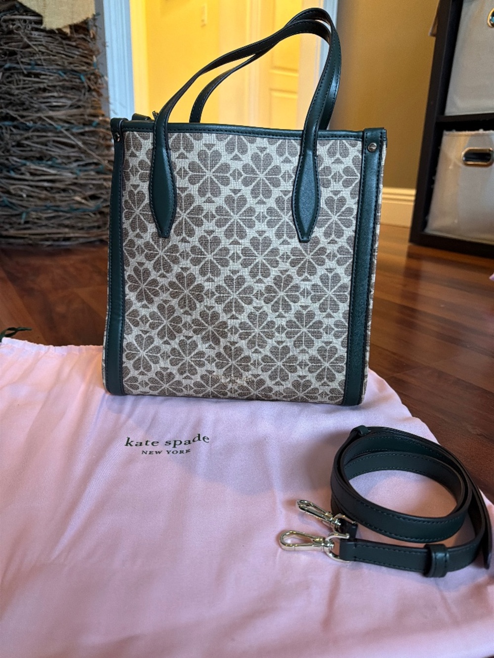 NWOT - Kate Spade Small Signature Design Leather Handbag/Crossbody